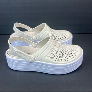 Boaonda Cream and White Perforated Platform Clogs Women’s Size 9